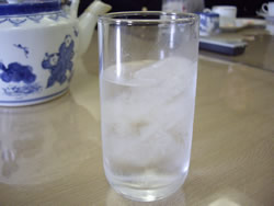 南極観測船「しらせ」から頂いた南極の氷水