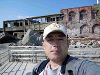 炭鉱会社跡前で